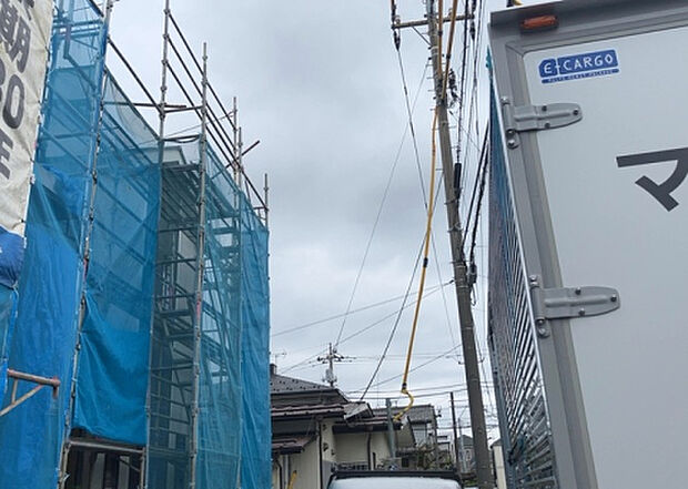 【物件からの展望_2】眺望を気にして物件を探す場合、前面に建物が建っていないか現地で確認しましょう!前面に建物があると景色はもちろん、日当たりや風通しにも影響が出てきます。住んだ時のことを想像しながら現地見学をしましょう。