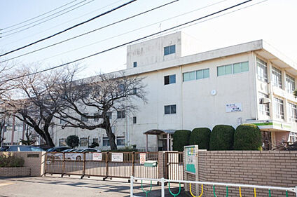 緑が丘中学校 2133m(徒歩27分)