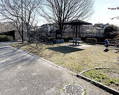 相原根岸せせらぎ公園 748m(徒歩10分)