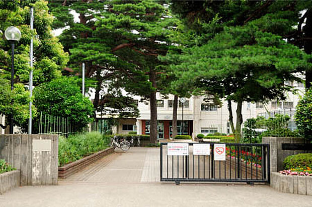 弥栄中学校（約635m）