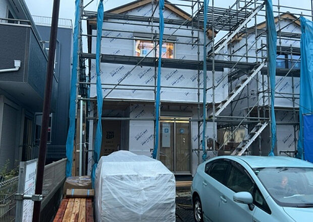 【外観_2】外観は建物の第一印象を決める重要な要素です。複数の方向から見ることで、建物の存在感や周辺との調和、デザインの良さなどがより明確に分かります。お気に入りの建物を見つけてみてください。