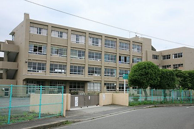 林中学校(約720m)