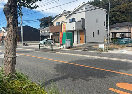 前面道路含む現地写真_2