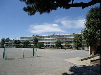 町田第四小学校 634m(徒歩8分)