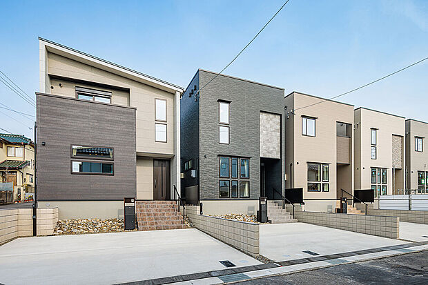 【外観】左からT-1、T-2（ご成約済み）、T-3／外観