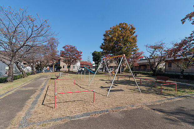 仲畔公園(約80m)
