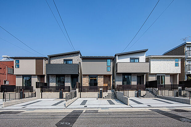 【外観】左からT-1、T-2(ご成約済み)、T-3、T-4(ご成約済み)、T-5/外観