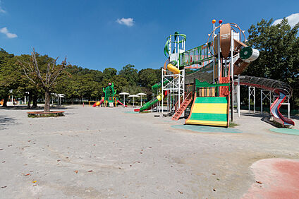 朝宮公園 1280m(徒歩16分)