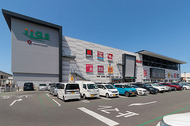 イーアス春日井（西友・コジマ×ビックカメラ・無印良品）（約2,500m）