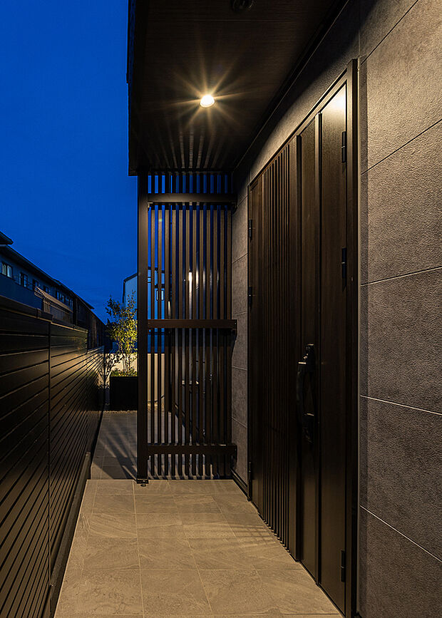 【玄関】T-1／玄関