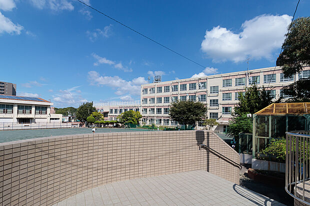 戸笠小学校(約560m)