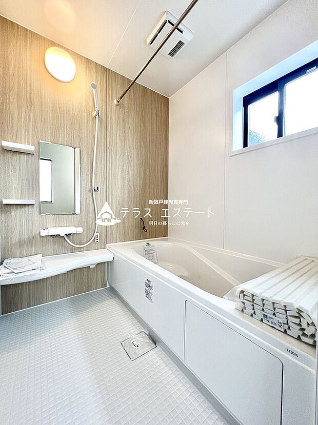 【浴室】人気の一坪風呂はゆっくり足を伸ばせ、リラックスできる空間です。※施工例