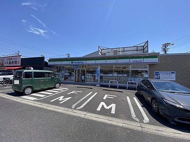 ファミリーマート 北名古屋九之坪店（約450m）