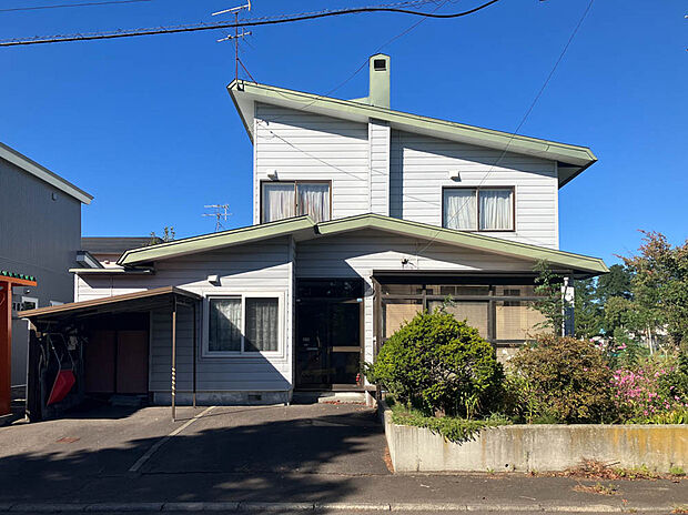 【現地写真】
現在古家がございますが、解体後更地でのお引渡しになります。解体費用がかからずスムーズに建築に取りかかれます。
(2025年10月撮影)