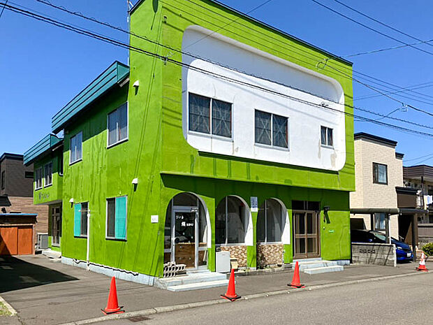 【現地写真】
現在古家がございますが、解体後更地でのお引渡しになります。解体費用が掛からず、スムーズに建築を進められます。
(2026年5月撮影）