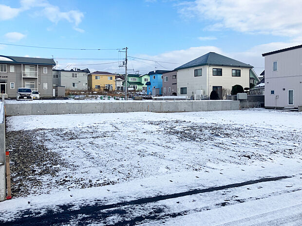 【【現地写真】】徒歩10分圏内には複数のスーパーやコンビニが揃い住環境良好、毎日のお買い物にも困りません。
(2024年12月撮影)