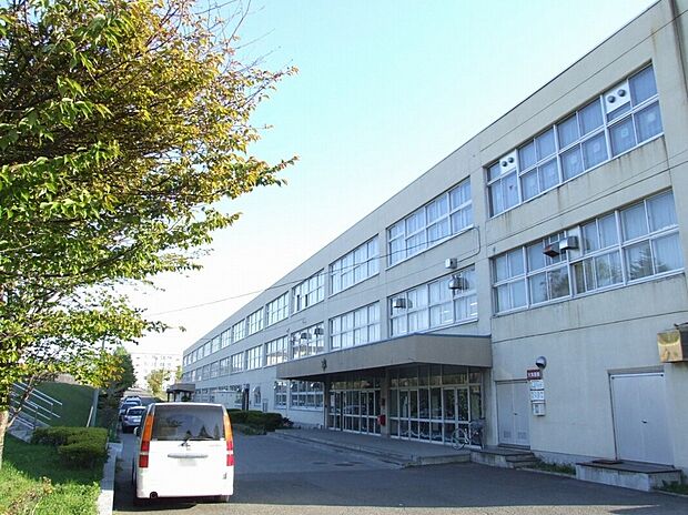 もみじ台中学校(約1,130m)