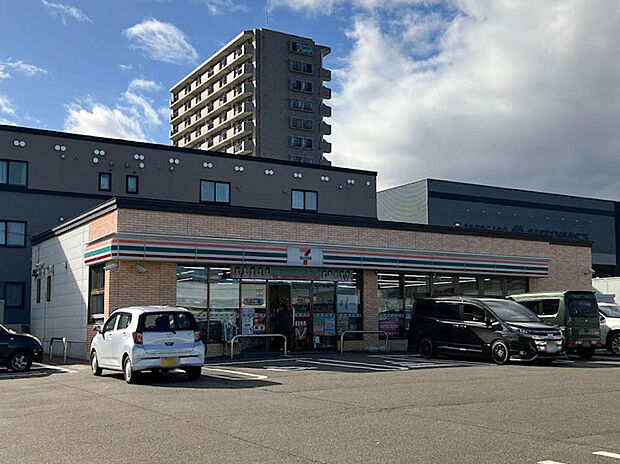 セブンイレブン西町南13丁目店(約380m)