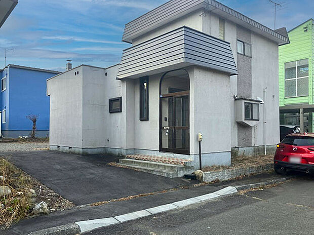 【【現地写真】】約77坪のゆとりのある整形地で様々な間取りにも対応できます。複数台駐車可能なカースペースやお庭の設計もご検討いただけます。
（2025年12月撮影）
