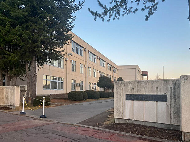 花園小学校（約500m）