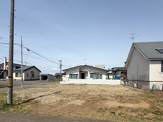 【【現地写真】】徒歩圏内には教育機関や生活利便施設が揃い住環境良好。子育てにも優しい立地です。ぜひ周辺環境と合わせて現地をご覧ください。
(2026年4月撮影)