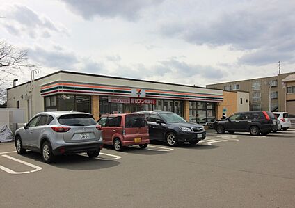 セブン-イレブン 札幌本通9丁目店 550m(徒歩7分)