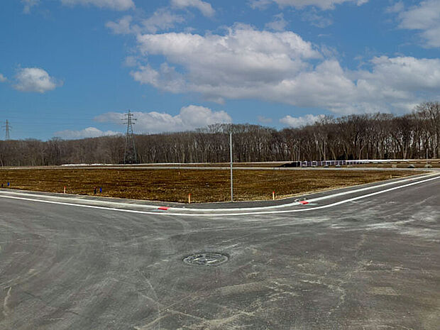 【【現地写真】】【現地写真】
徒歩圏内に教育機関や商業施設が揃い、生活環境良好です。
（2026年6月撮影）