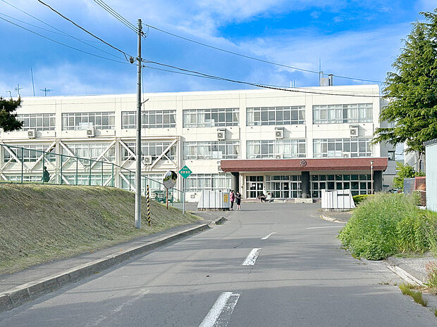 光陵中学校（約850m）
