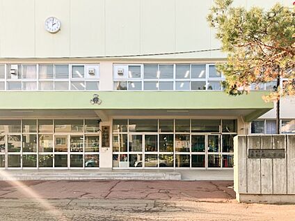 平和通小学校 840m(徒歩11分)