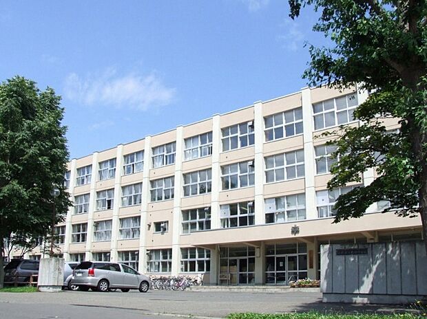 北栄中学校(約800m)
