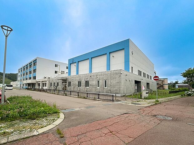 天神小学校(約2,300m)