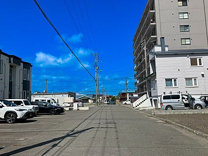 【現地写真 右側前面道路】