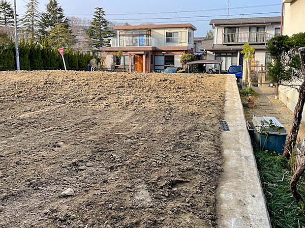 【【現地写真】】小学校やコンビニ、郵便局が徒歩10分圏内に揃い、子育て世帯にもおすすめ。ぜひ周辺環境と合わせて現地をご覧ください。
(2026年2月撮影)