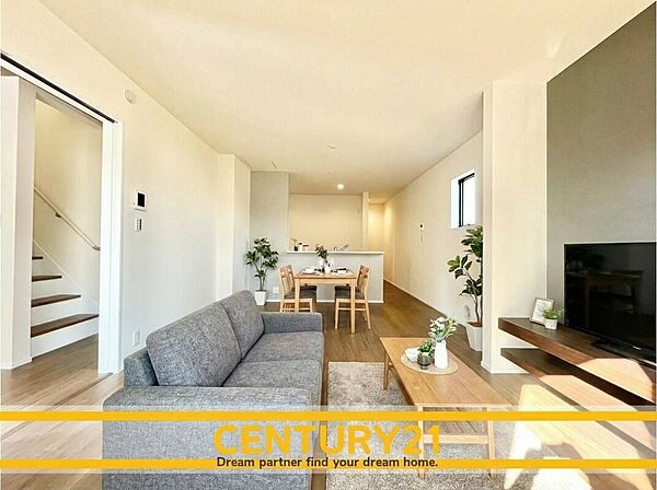 ※家具・CG加工はイメージです。販売価格等には含まれません。
■■憩いのリビング■■
リビングとダイニングの空間機能を活かし、巧みに使い分ける発想が、ライフスタイルに新しいゆとりをもたらします。