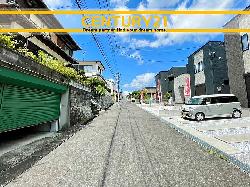 ■前面道路含む外観写真■