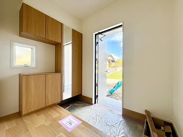 【～他も気になる物件があれば合わせてご案内させていただきます～】■玄関■