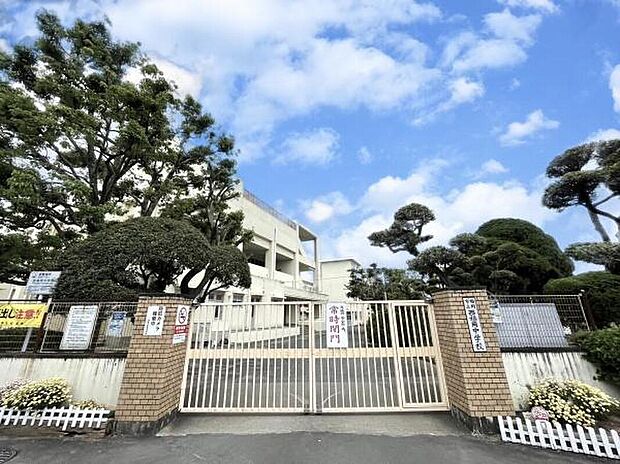 福岡市立西福岡中学校（約712m）