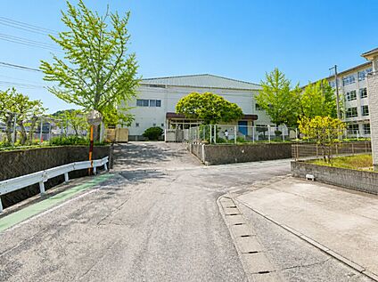 糸島市立前原南小学校 850m