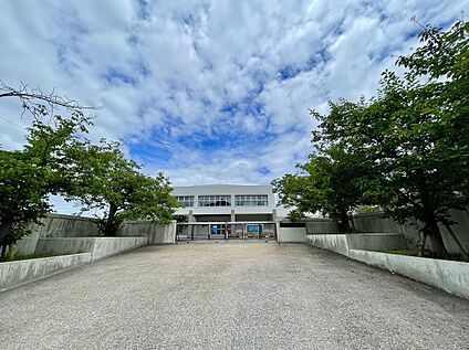那珂川市立安徳南小学校 972ｍ