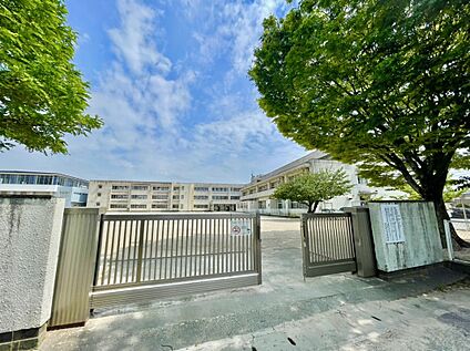 筑紫野市立二日市北小学校 916ｍ