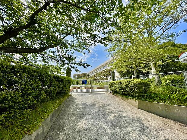 筑紫野市立阿志岐小学校(約2,038m)