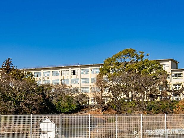 中間市立中間中学校（約2,100m）