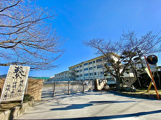 久留米市立明星中学校(約1,671m)