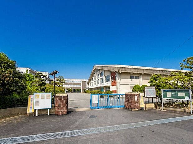 佐賀市立昭栄中学校（約1,329m）
