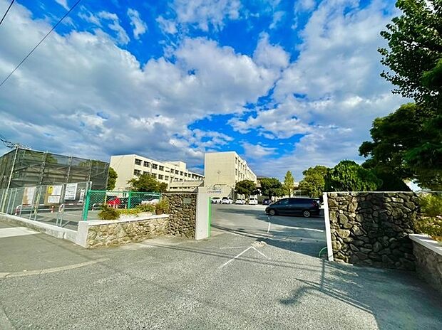 福岡市立三宅中 学校 (約2,010m)