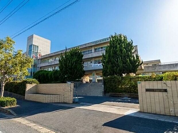 北九州市立田原中学校(約900m)