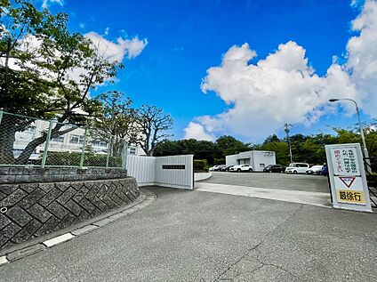 福岡市立片江中学校 937ｍ
