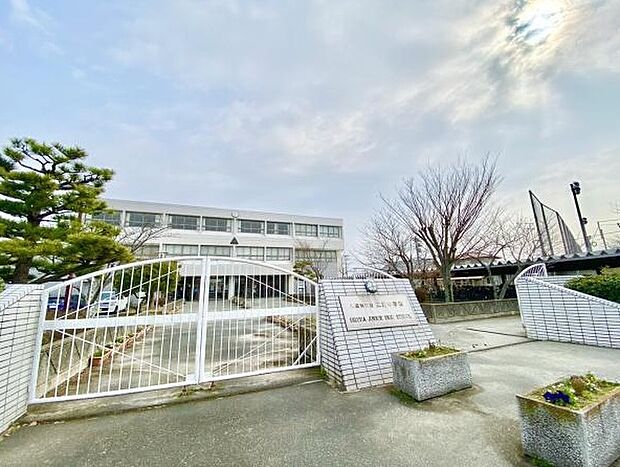 久留米市立三潴中学校(約2,418m)