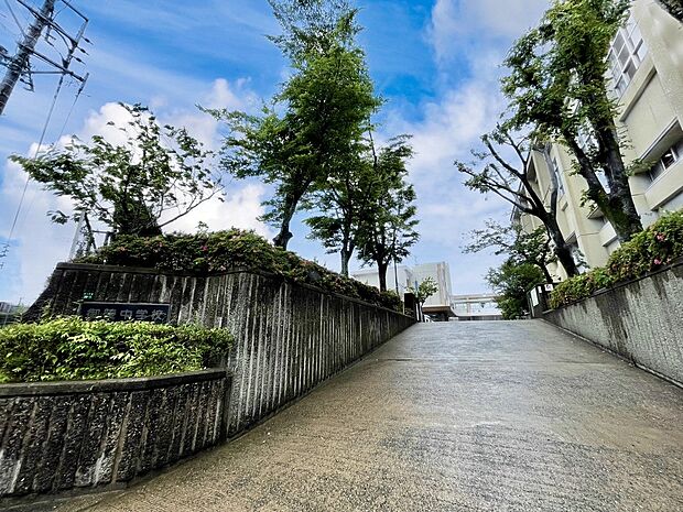 大野城市立御陵中学校(約1,700m)