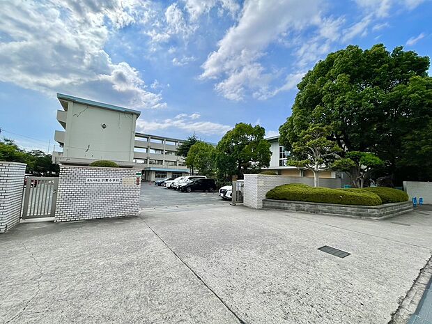 北九州市立引野小学校(約700m)